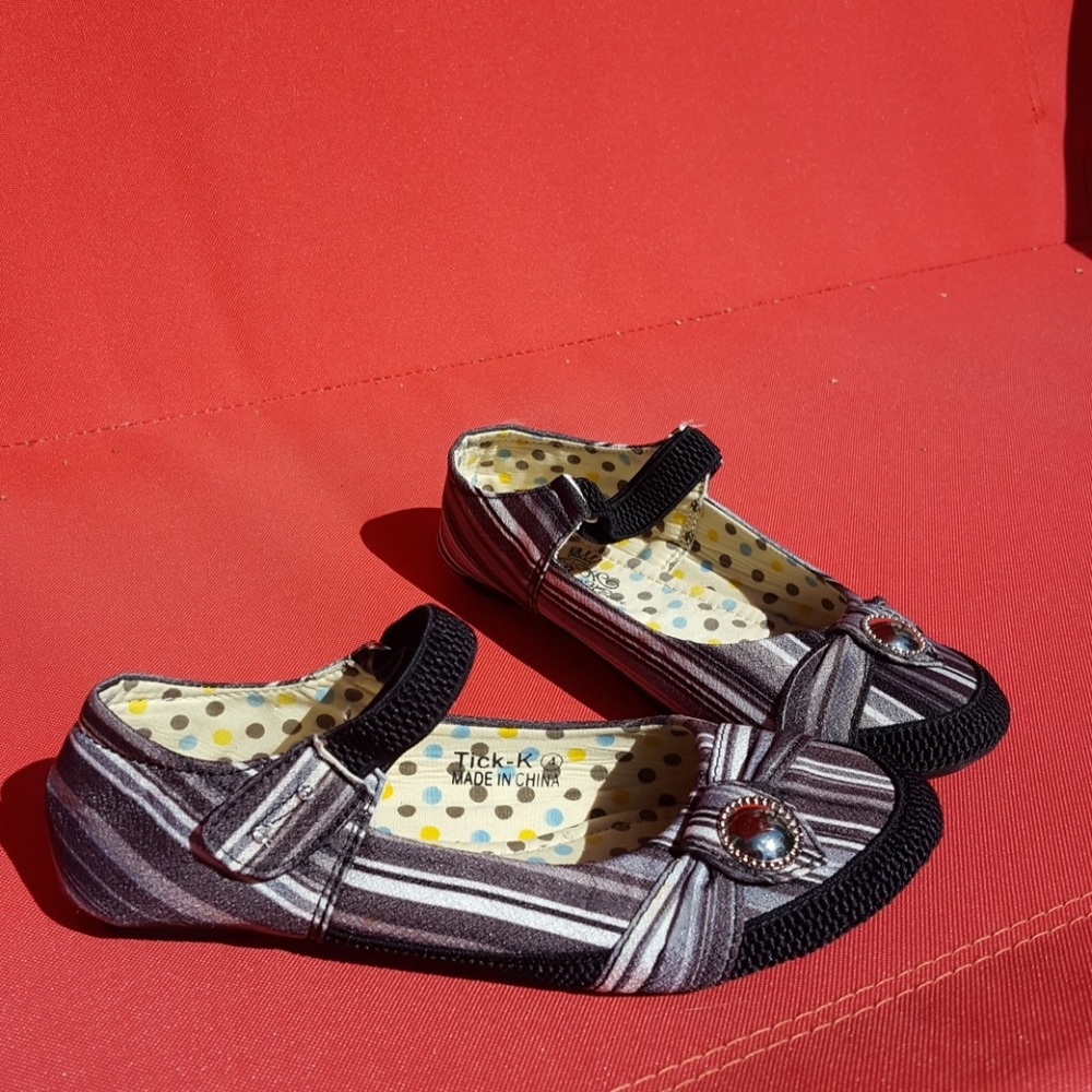 Girls Marilyn Moda flat shoes size 3/4